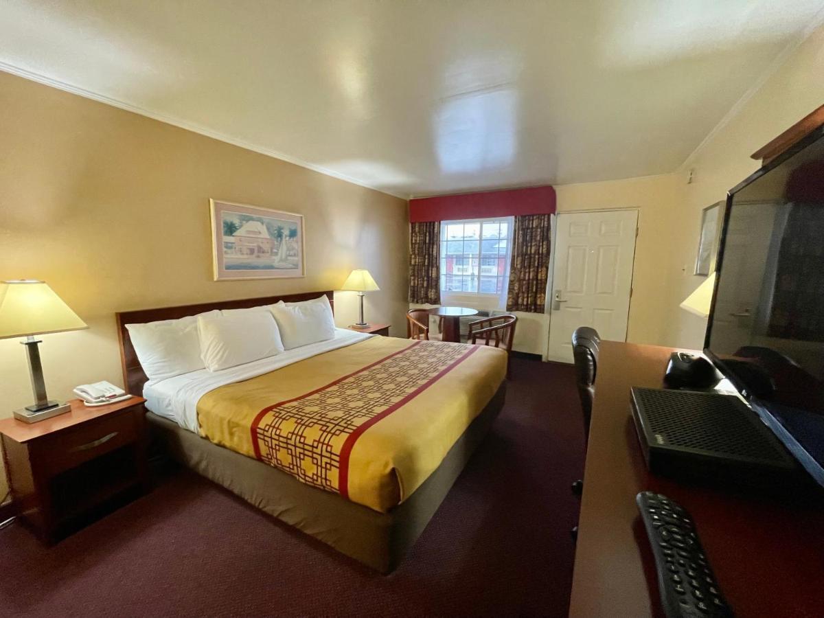 Passport Inn Somers Point - Somers Point Buitenkant foto