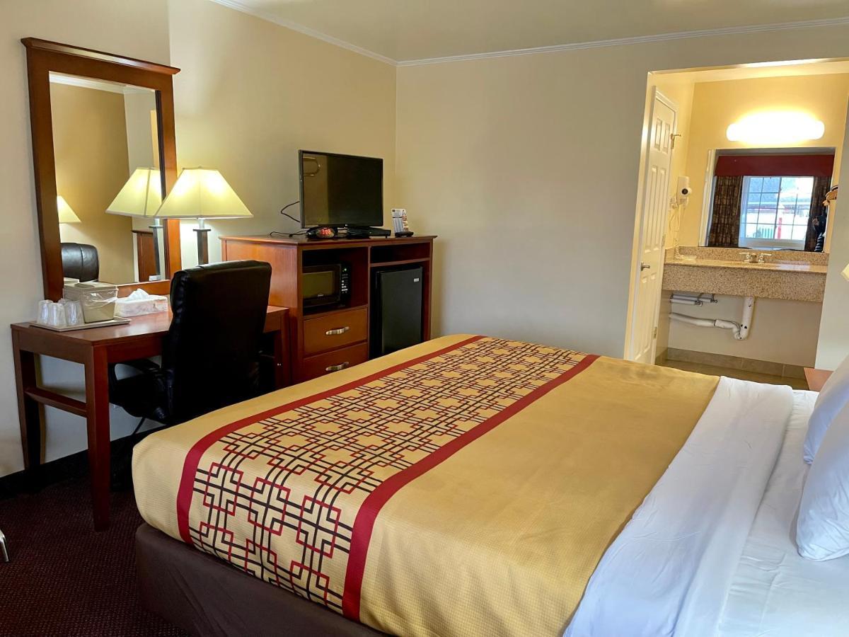 Passport Inn Somers Point - Somers Point Buitenkant foto